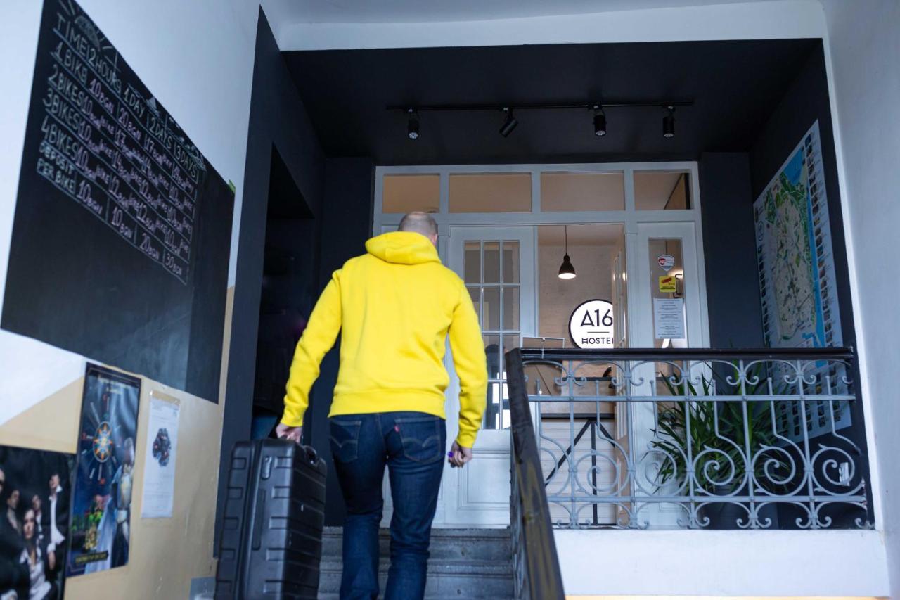 A16 *